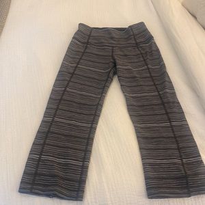 Lululemon size 4 split crop running leggings